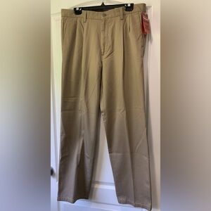 NWT Dockers Men’s 34x32 Tan Pleated Classic Fit 100% Cotton The Original Khaki